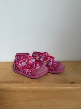 Froddo Heart-Print Classic High Top Slippers (Size 5.5)